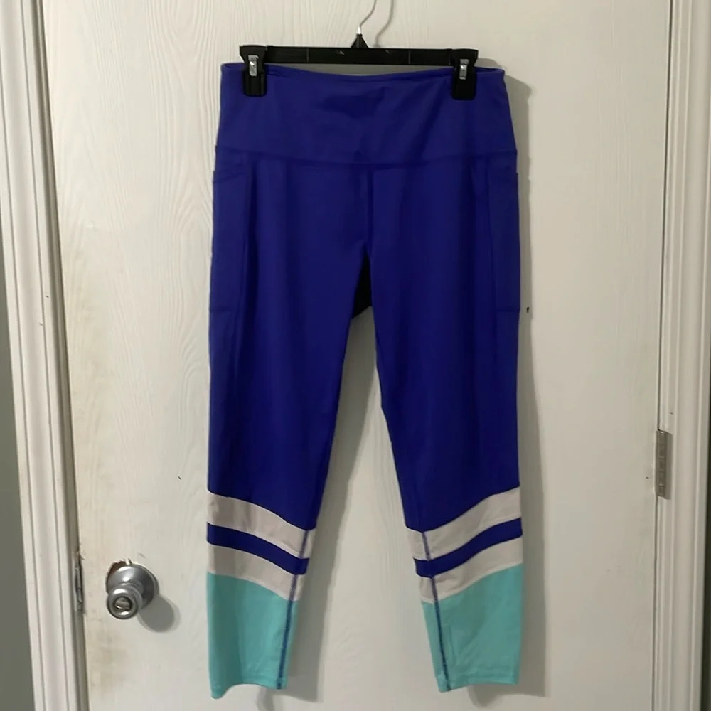 💰DSG Dick Sporting Goods Aqua, Blue, White Capris Leggings Size Large